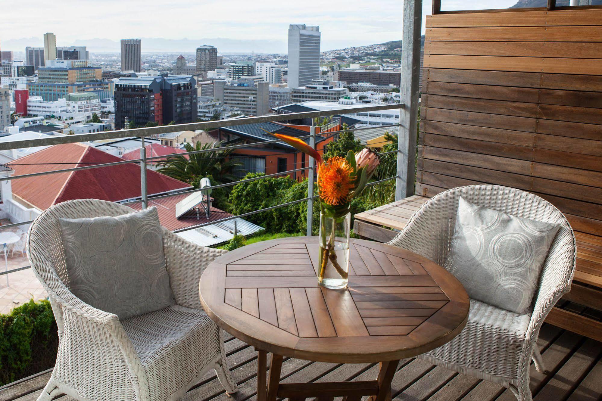 Upperbloem Guesthouse And Apartments Cape Town Eksteriør bilde